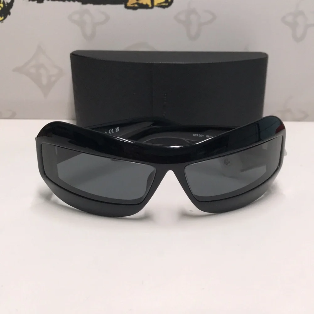 Stylish Black Sunglasses SPR30Y 1AB-5s0
